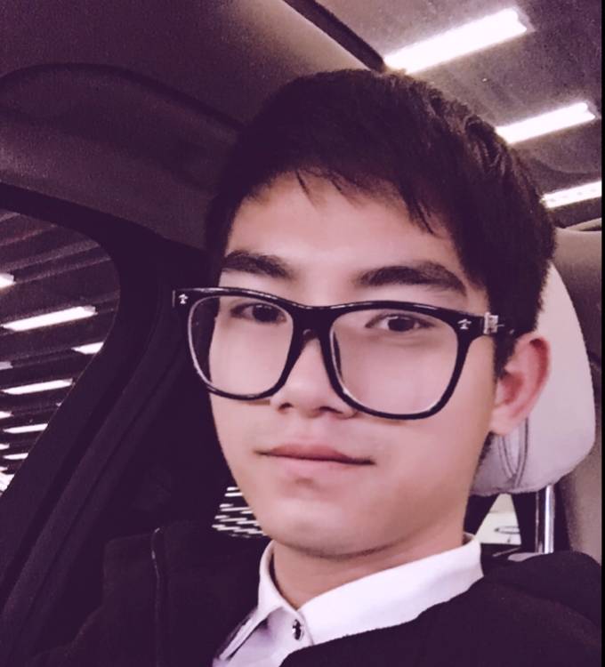春晓撑纸伞沾衣顾的照片