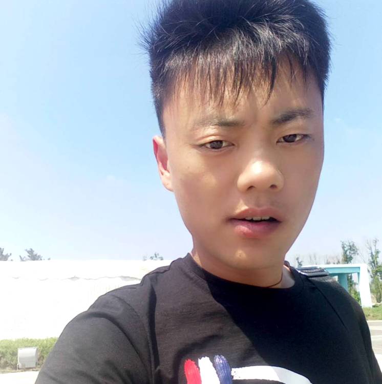 王泷的照片
