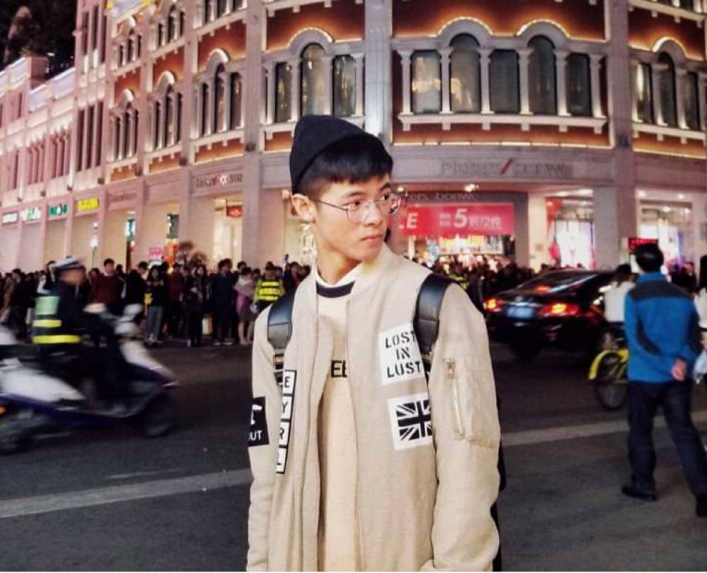 v呵呵哈哈哈的照片