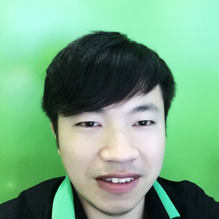 鹰松的照片