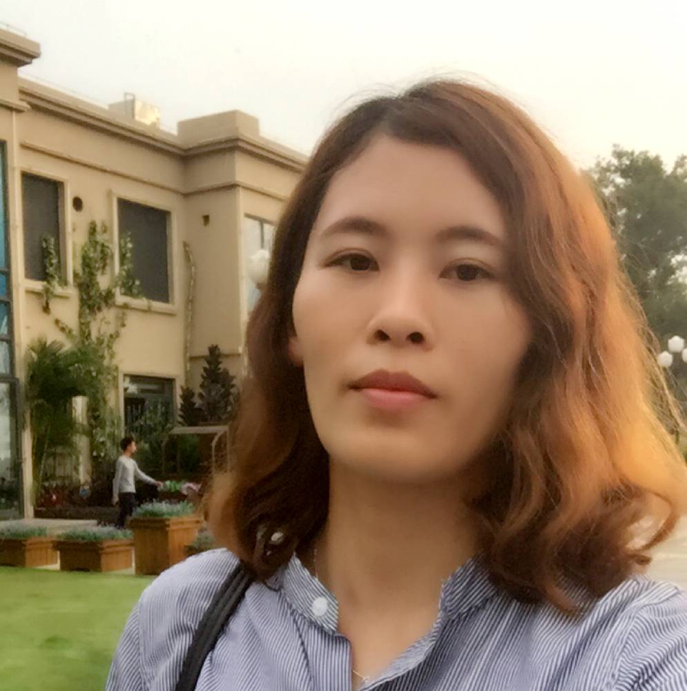 希妮的照片