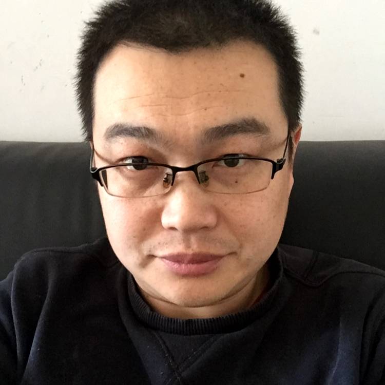 四条腿的螃蟹的照片