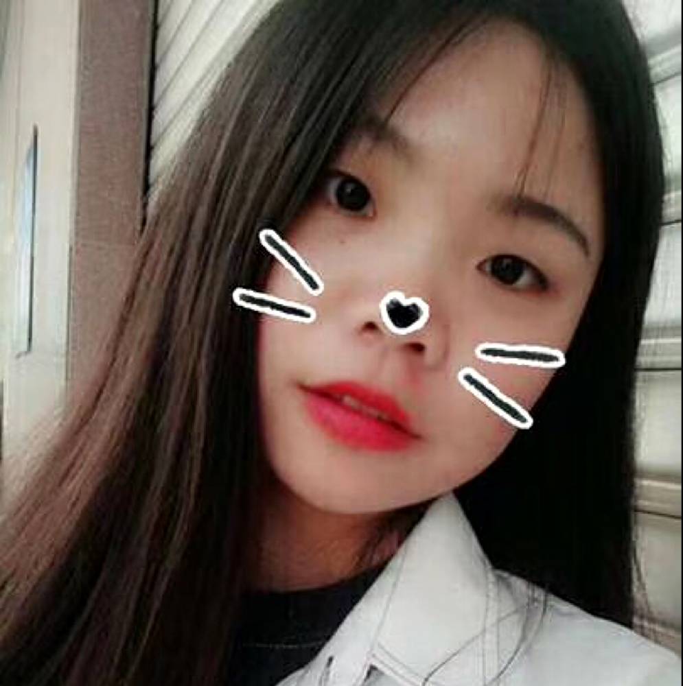 爱笑的女生呀的照片