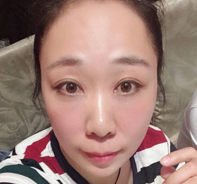 唐爱的照片