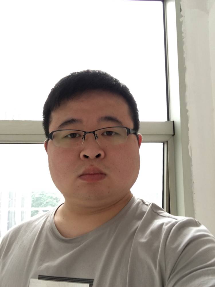 左耳右东的照片