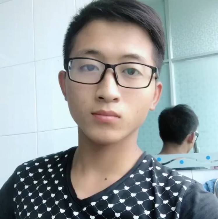 一个人看电影真痛的照片