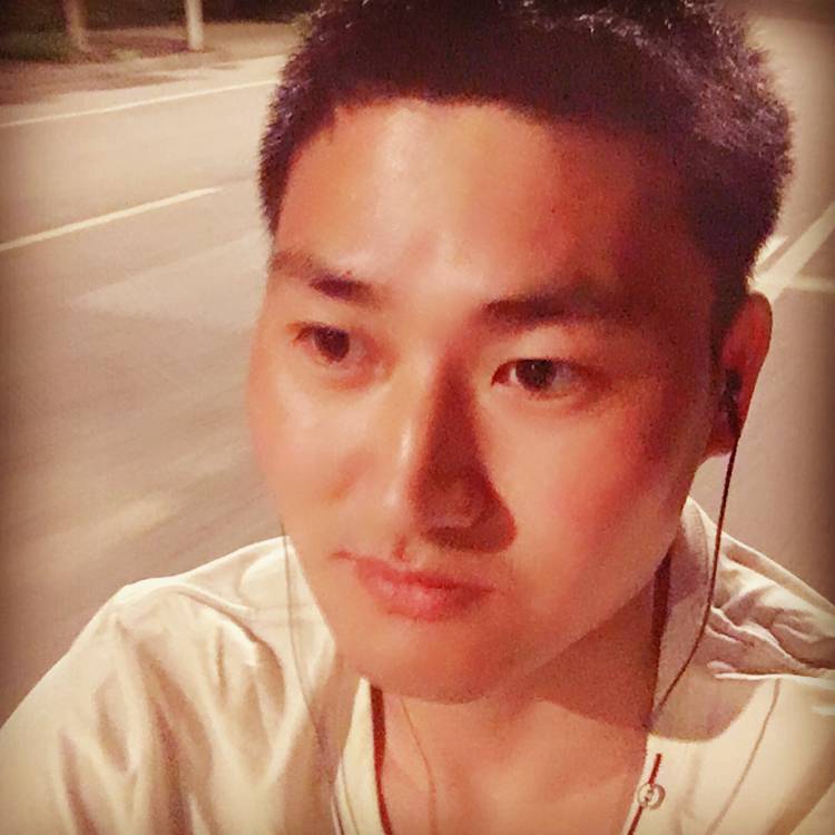轻松逐风的照片