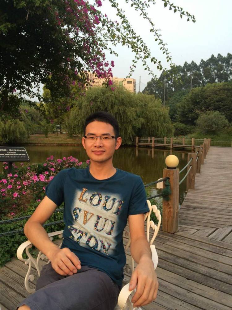 碧水蓝的照片