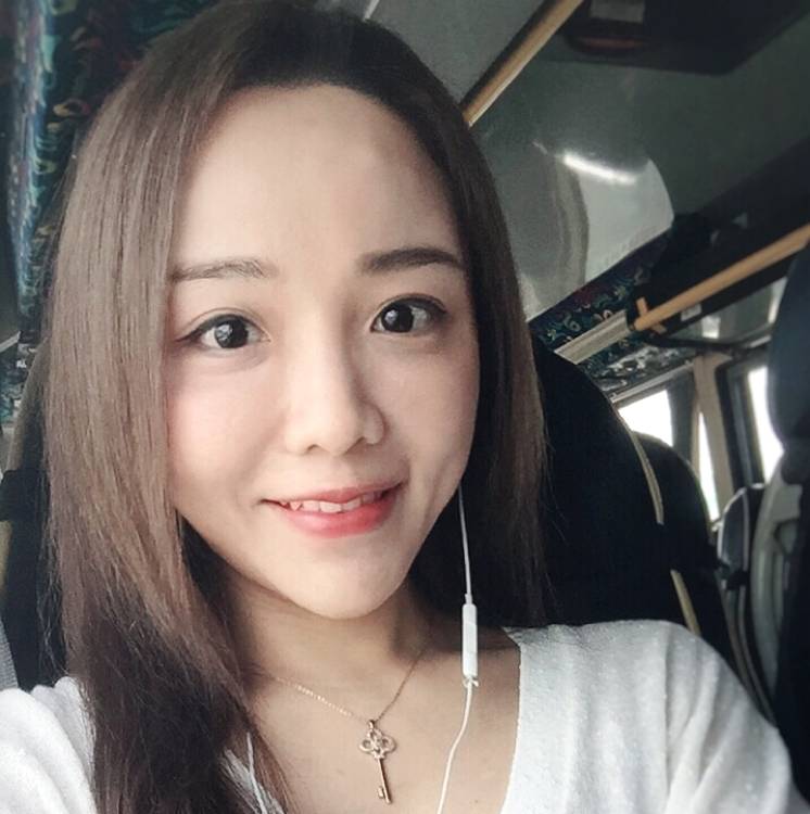 紧张小猫咪的照片