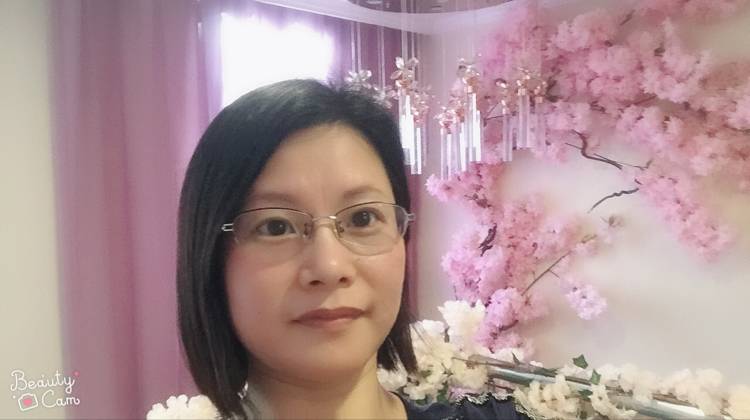 泡沫洗面奶的照片