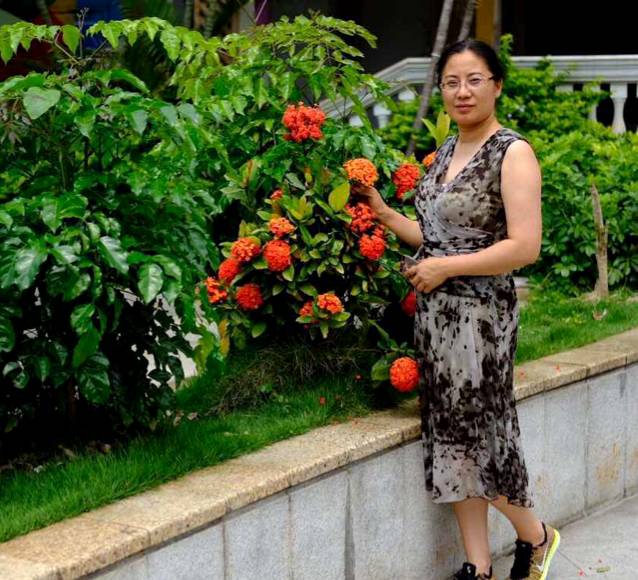 孤独霓裳的照片