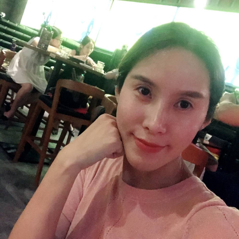 天蝎座的女生的照片