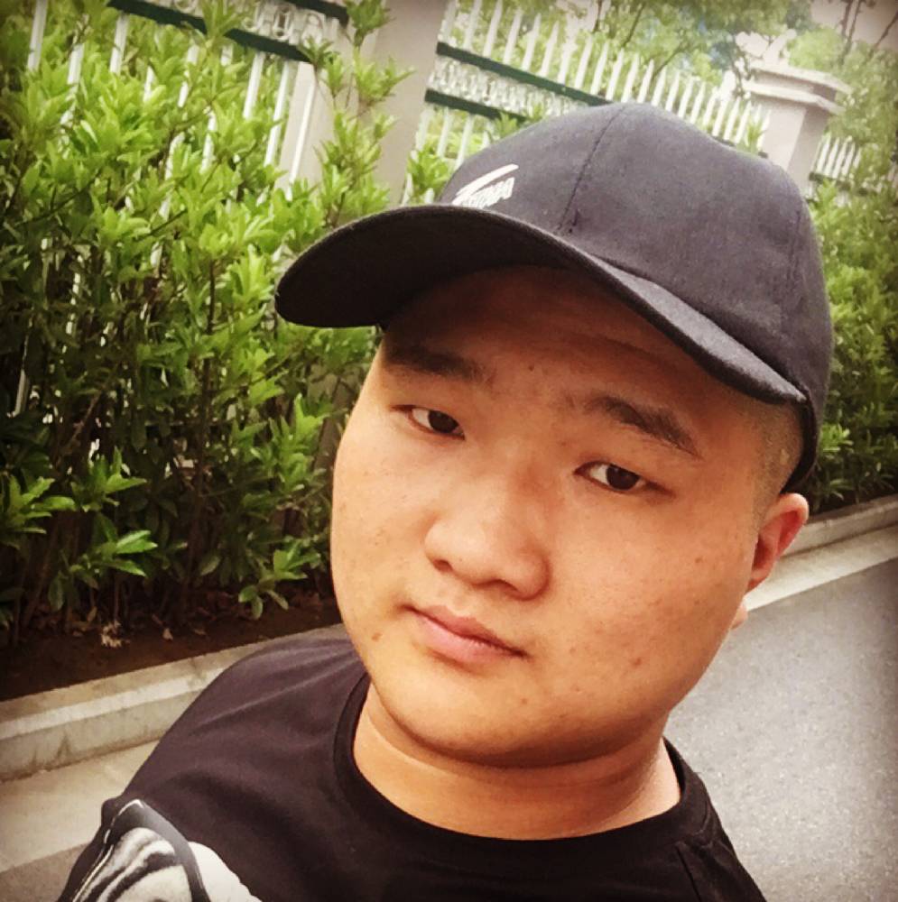 端庄忘忧的照片