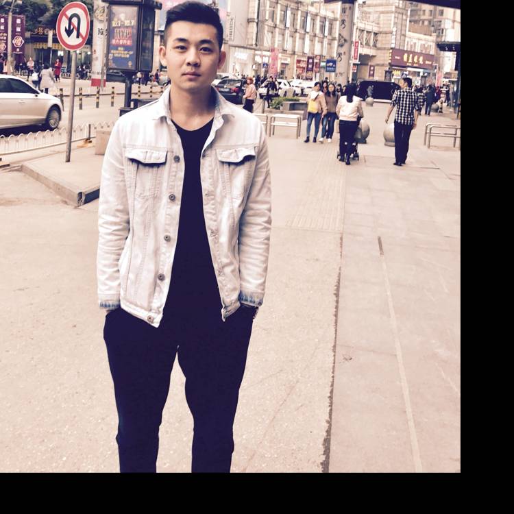 小伙不用太社会的照片