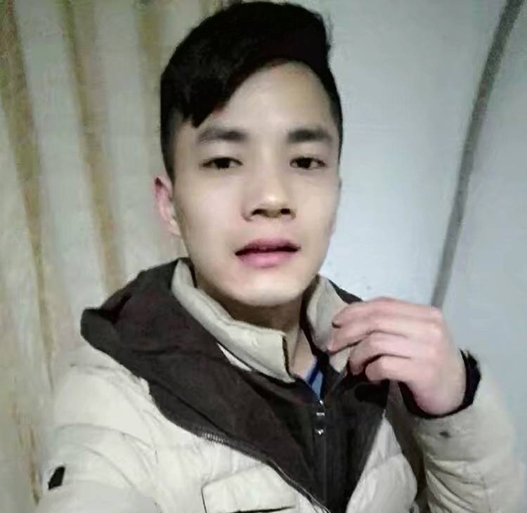 孤儿找女朋友的照片