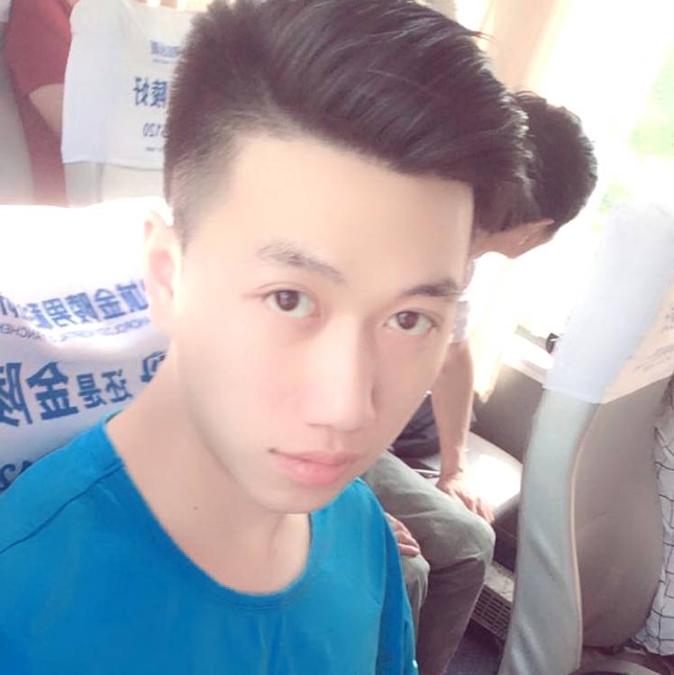 情亦云的照片