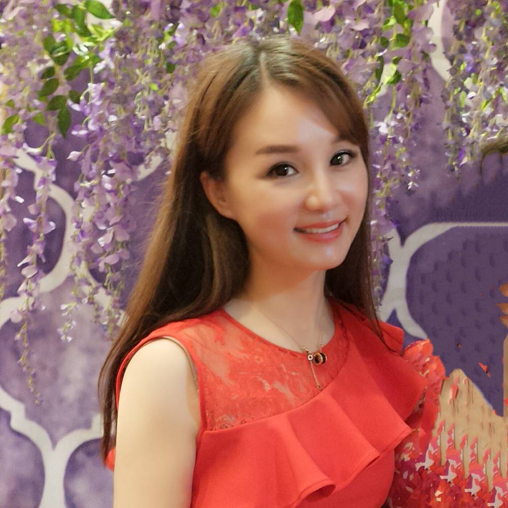 俏皮小蝴蝶的照片