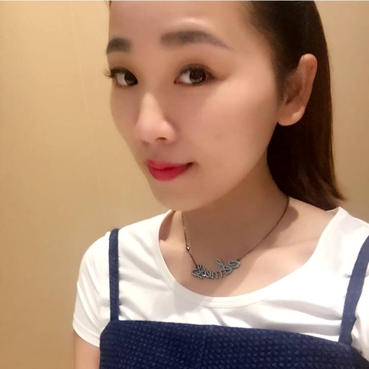 踏实百褶裙的照片