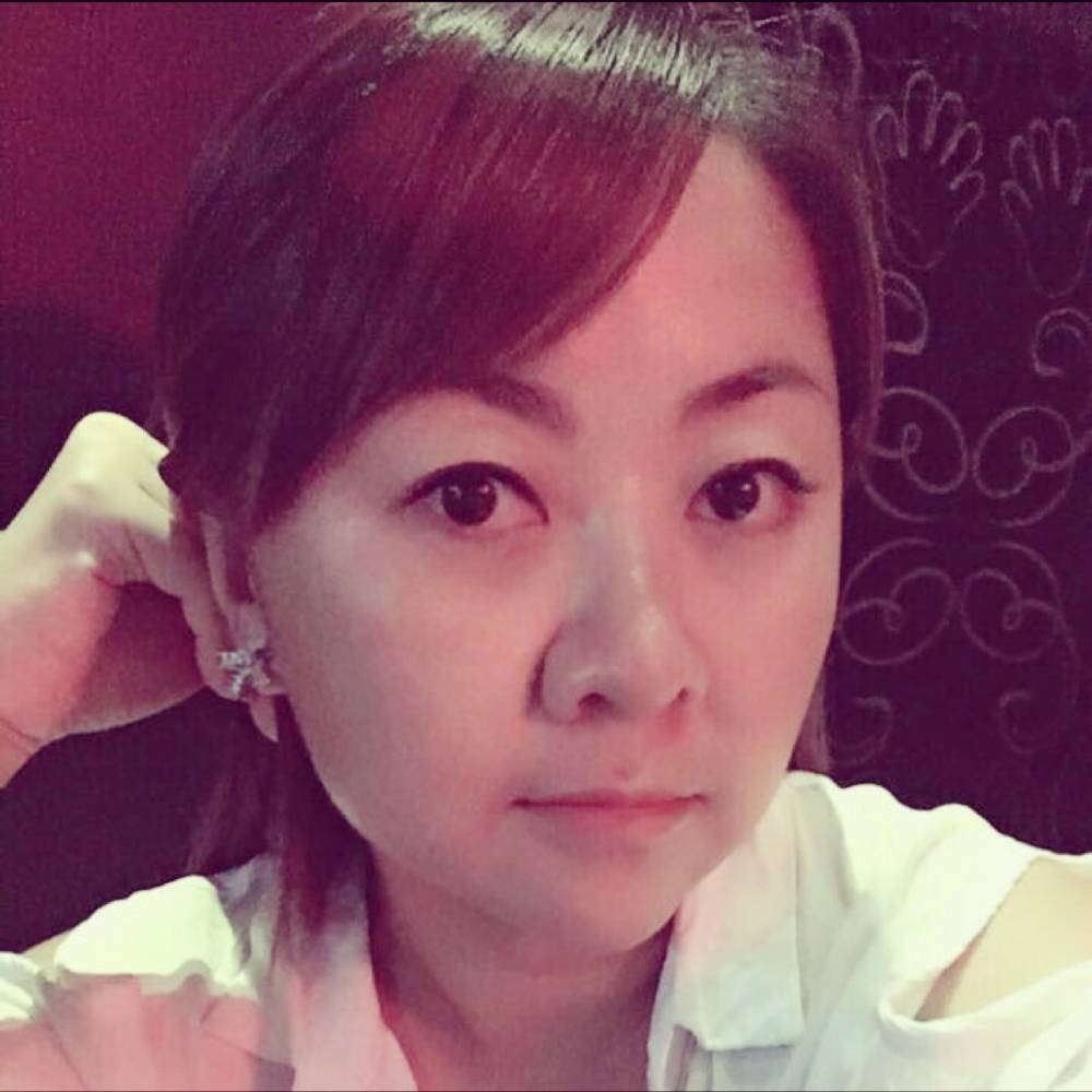 迷人小酒窝的照片