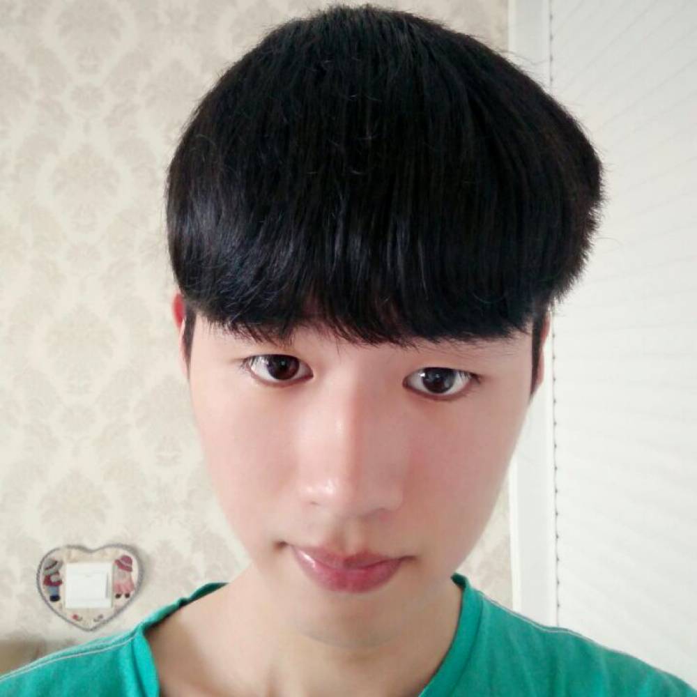 危机草丛的照片