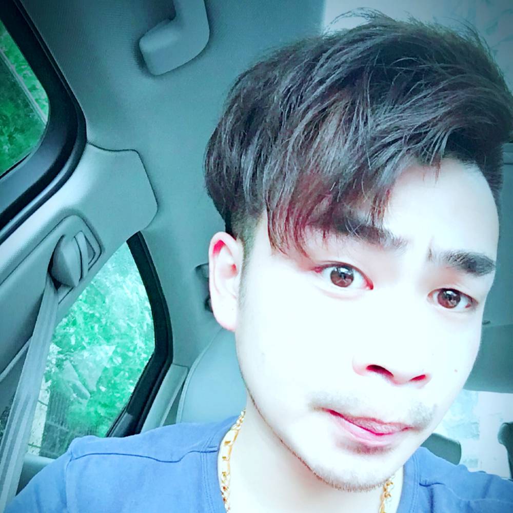 MAX.的照片