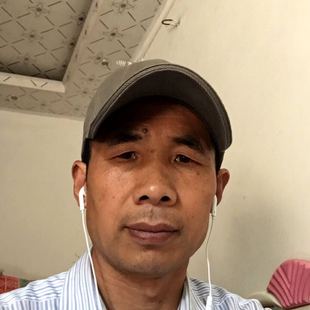 孤独犀牛的照片