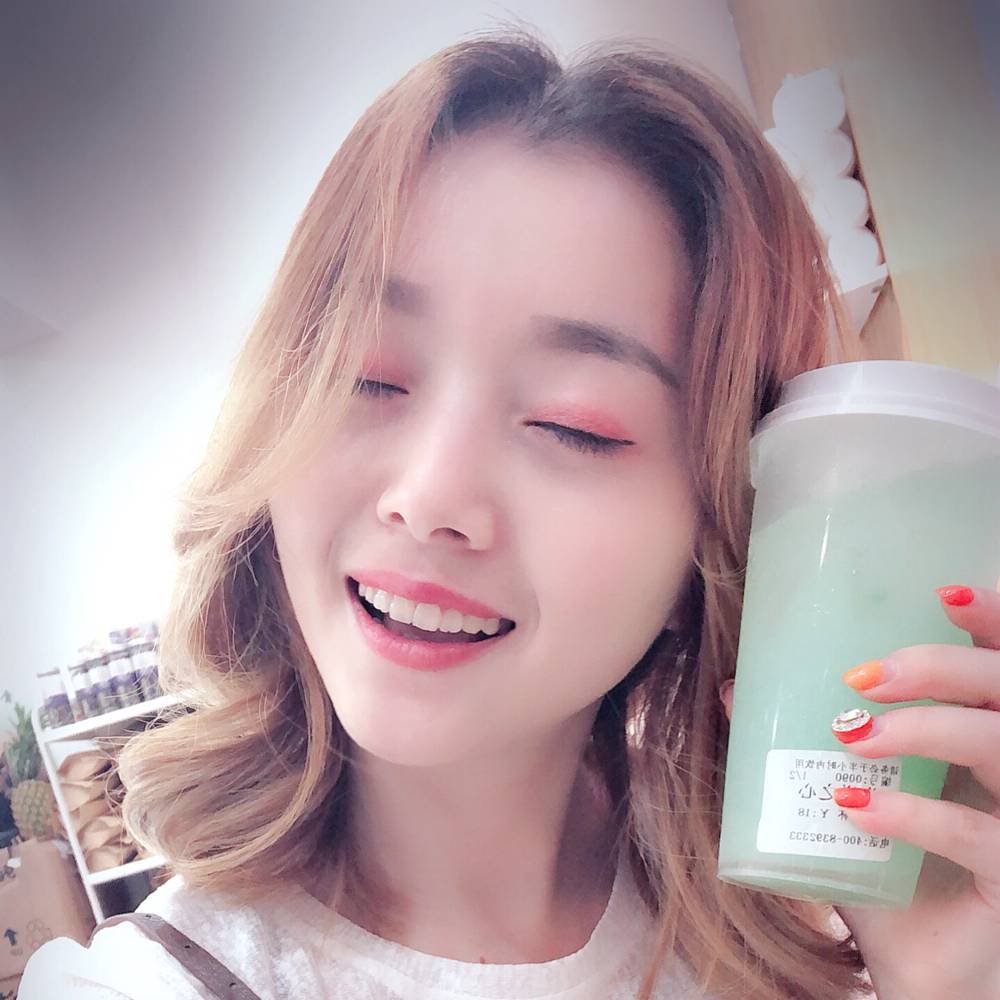 优雅白猫的照片