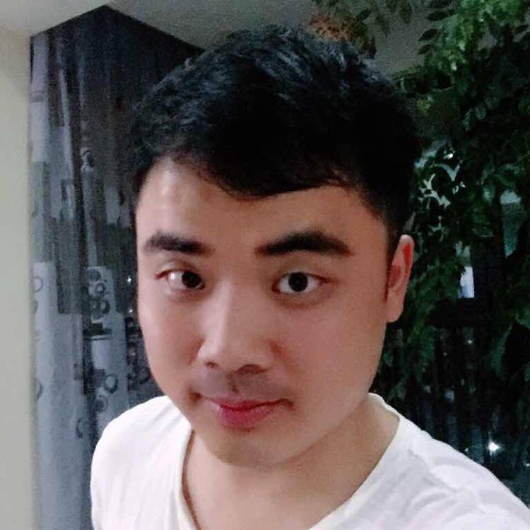 半醒的小熊的照片