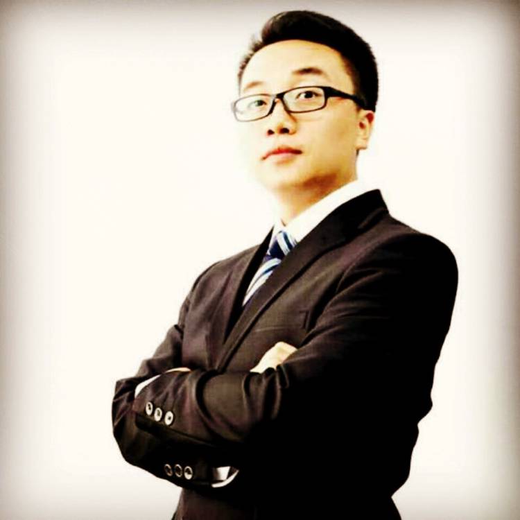 忧心台灯的照片