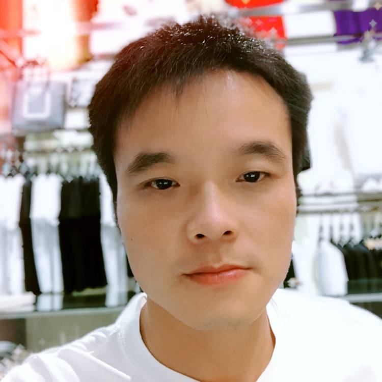 落花随泪绽放的照片