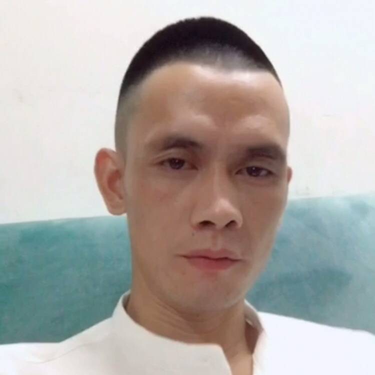 高挑月光的照片