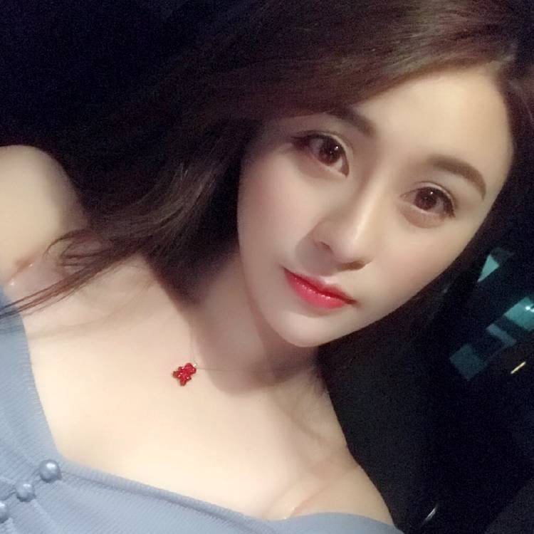 依依aiq的照片