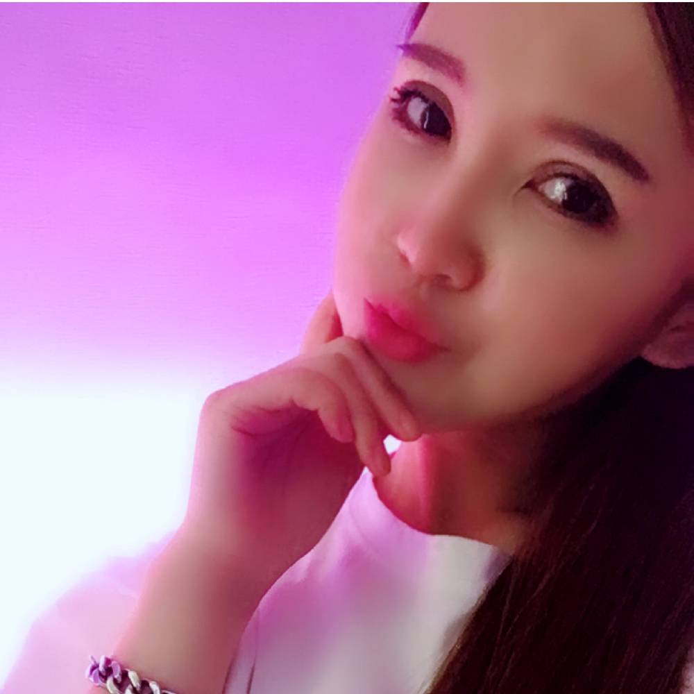 一只小懒猫的照片