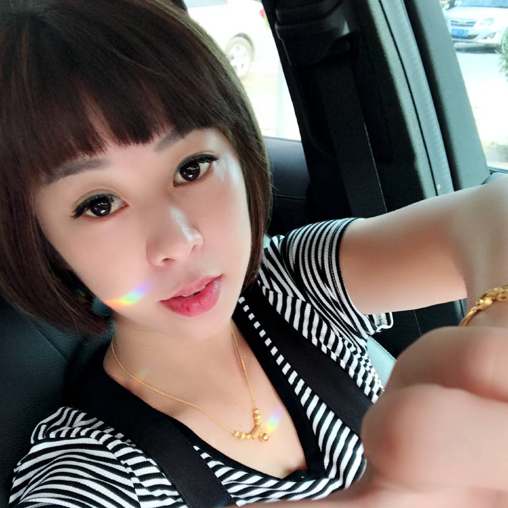 小凳子的照片