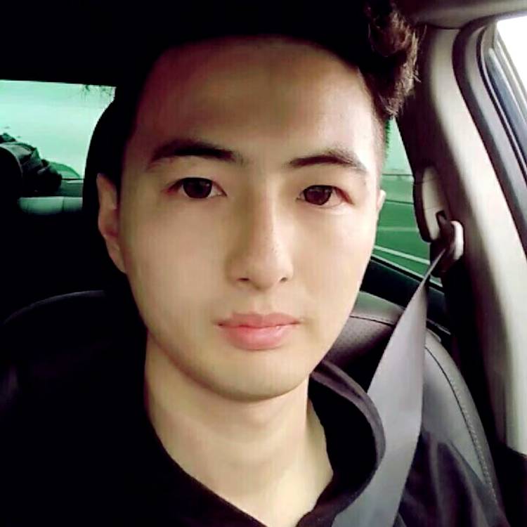 追风筝的少年的照片