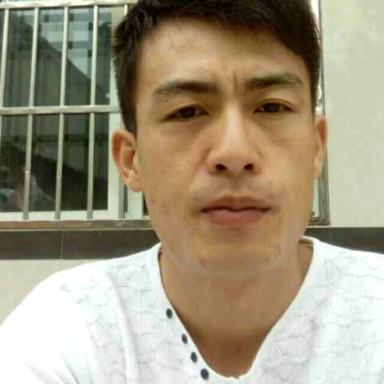 清秀泪雨的照片