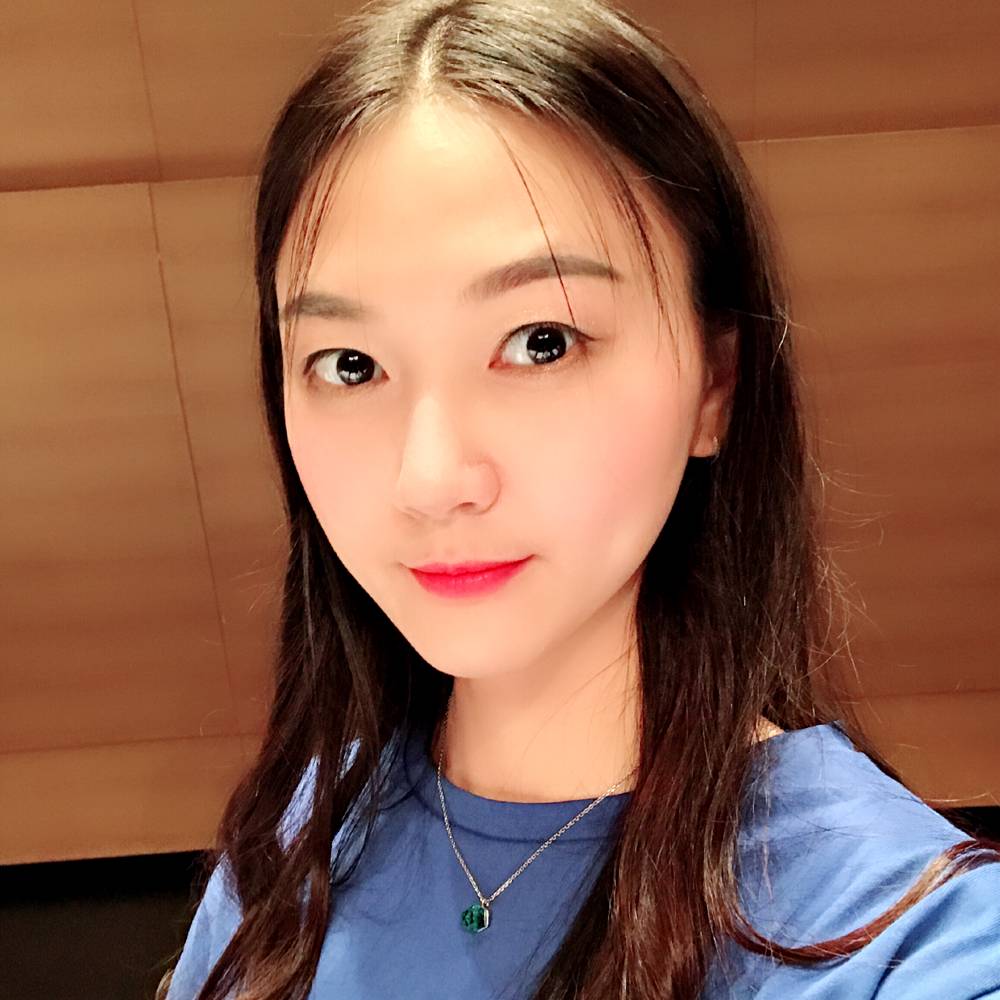 秋香打毛线的照片