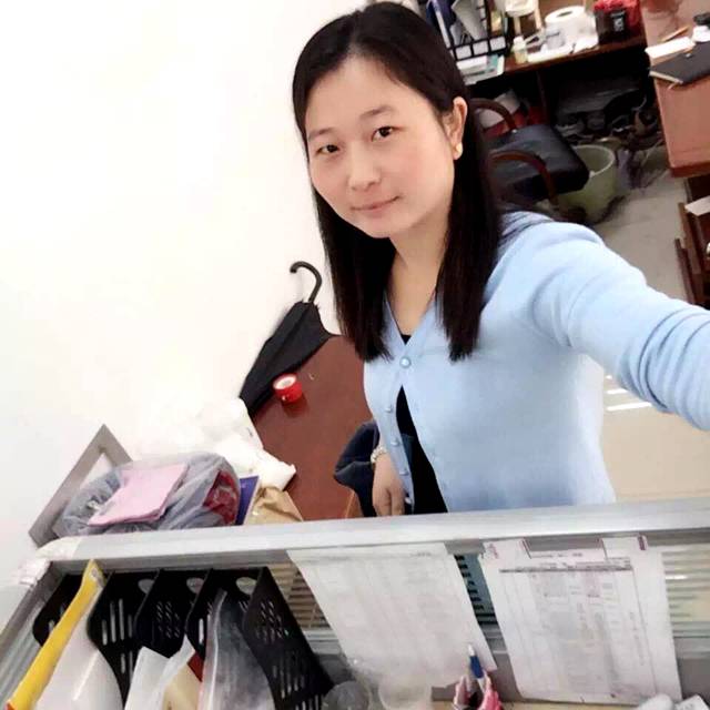 柏女士的照片