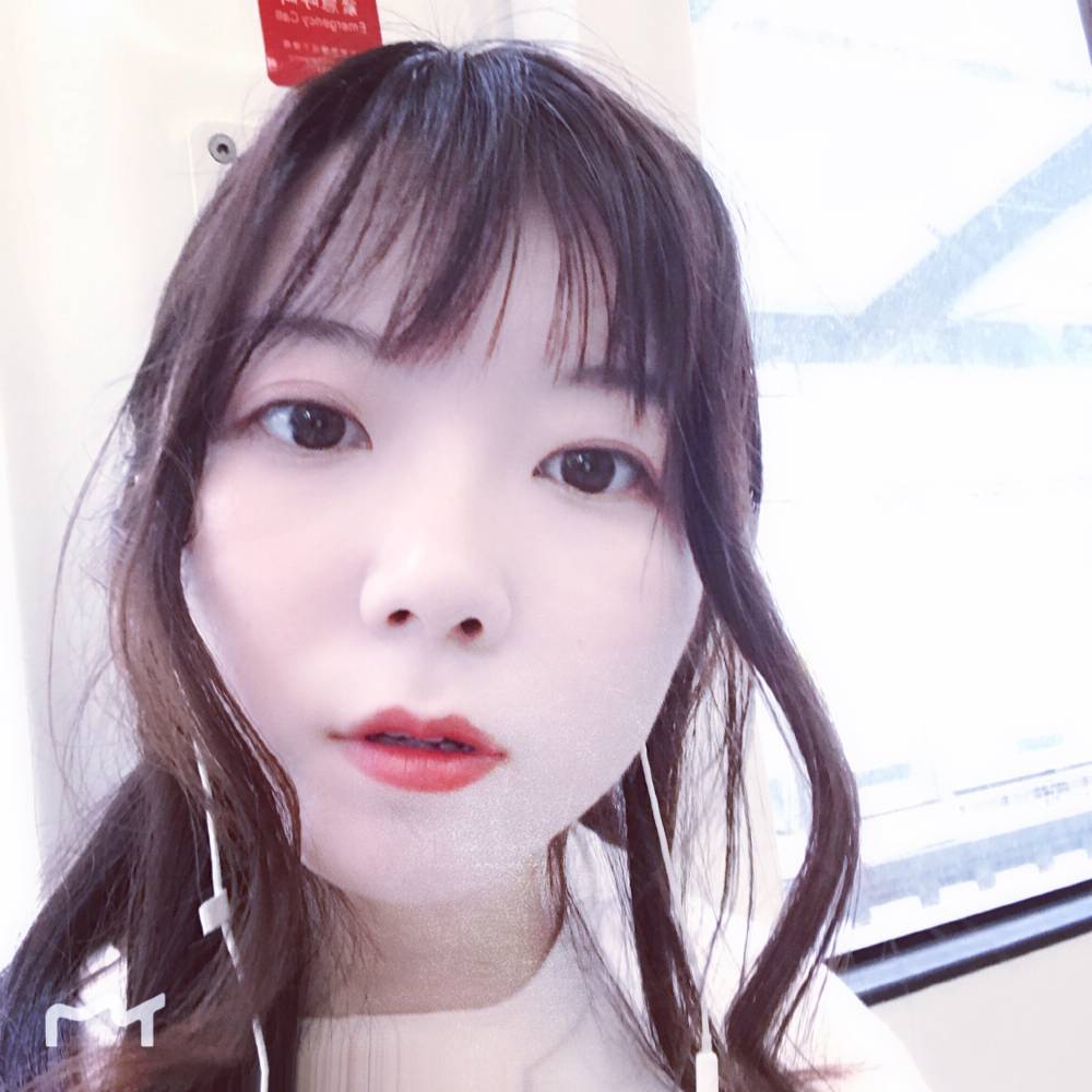 认真笑靥的照片