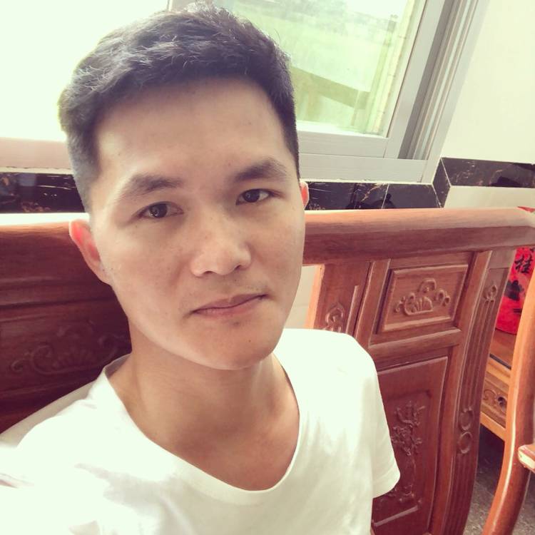 错落小伙的照片