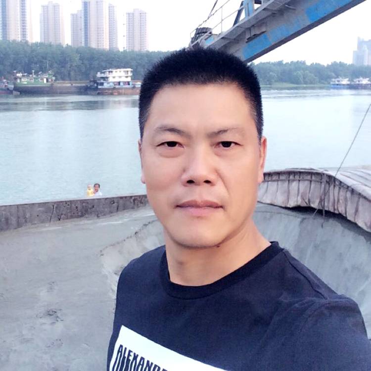 顺利青琯的照片