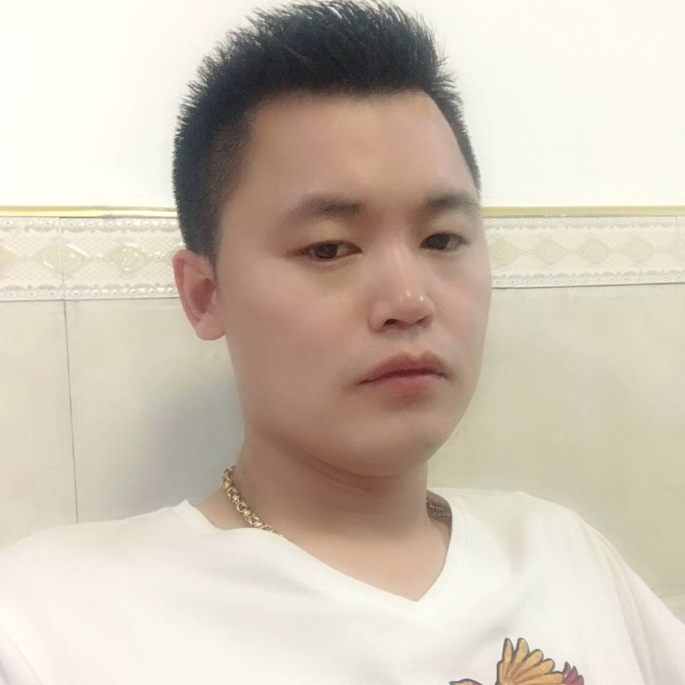 朴实霓裳的照片
