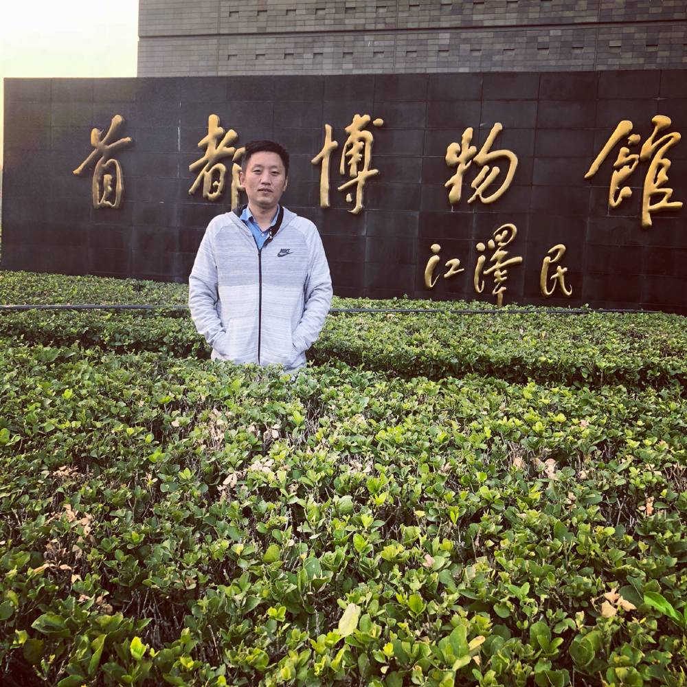 含糊戒指的照片