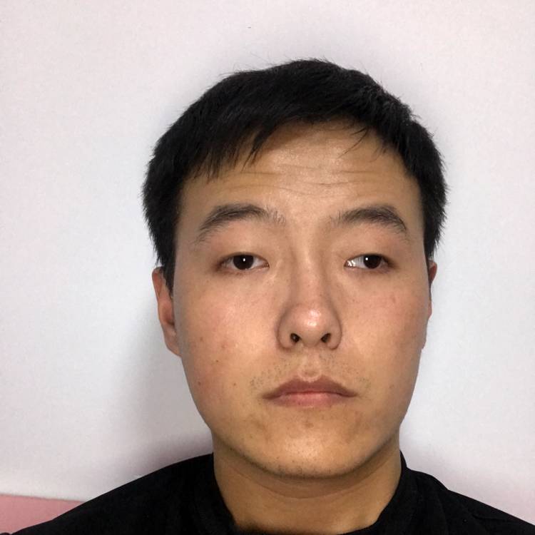 月影凝霜的照片