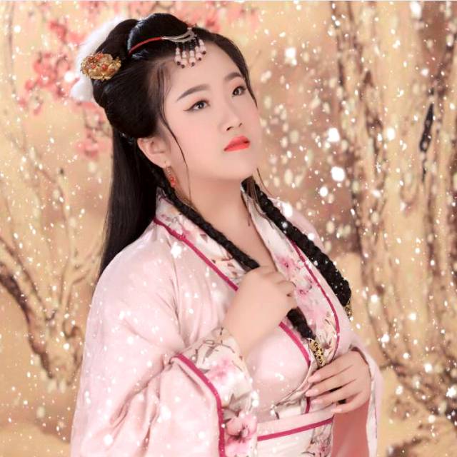 英勇蜜粉的照片