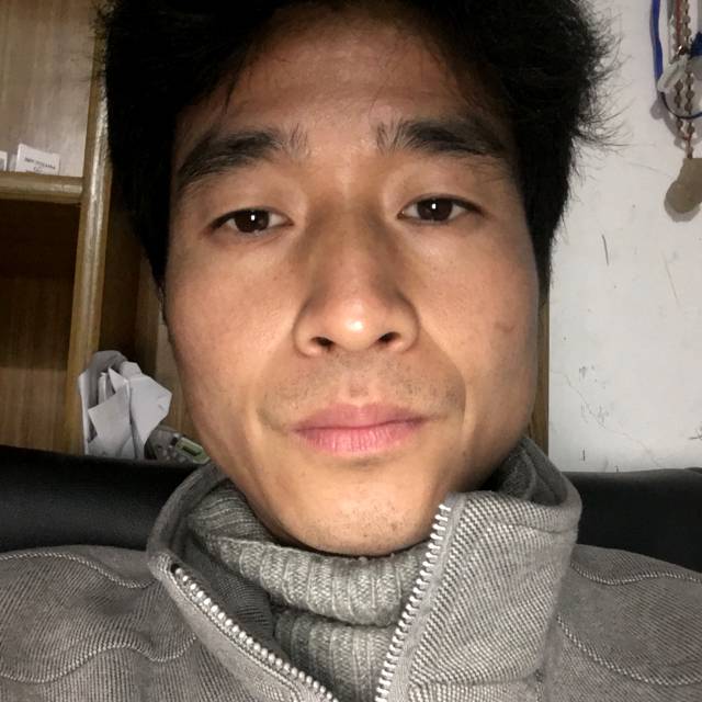 纯真帆布鞋的照片