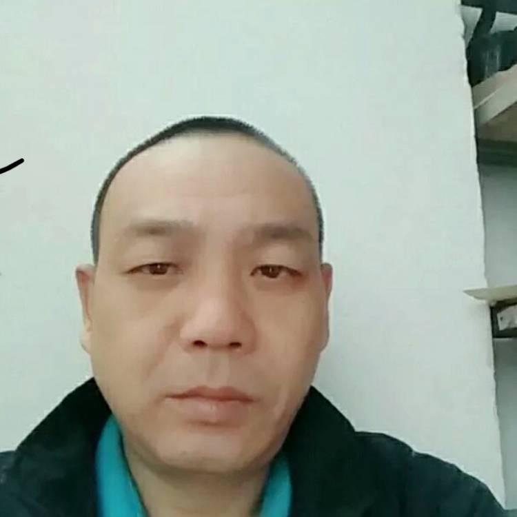 还单身黑裤的照片