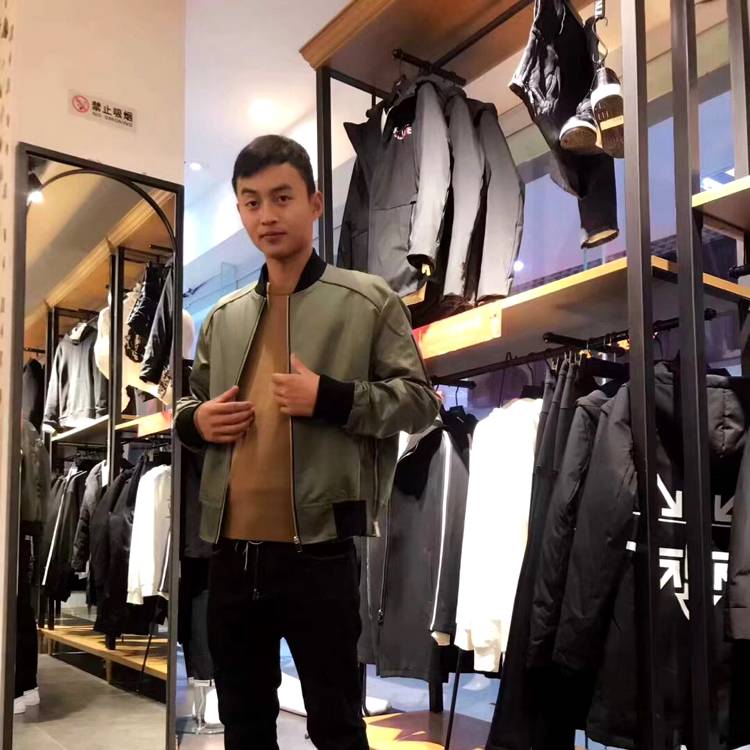 张登的照片