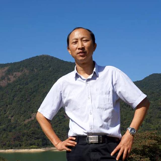 随来自爱的照片
