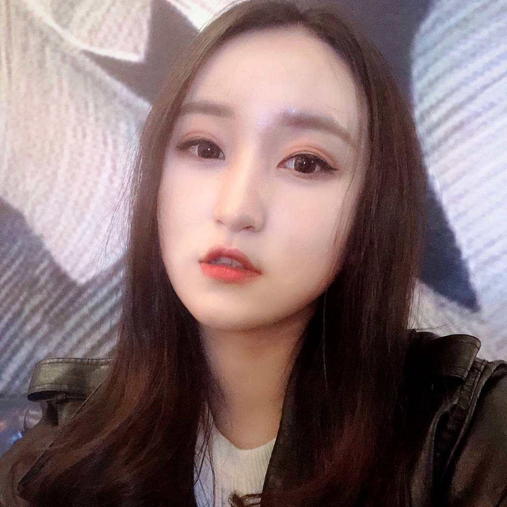细腻黑猫的照片